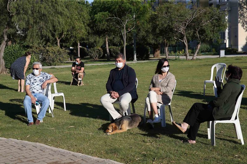 Karşıyaka’da 65 yaş üzeri vatandaşlara bayram konseri