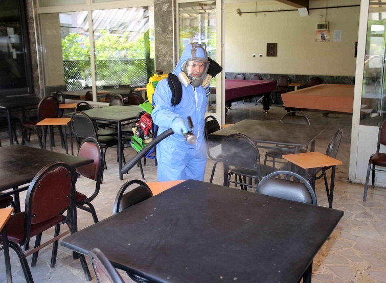 Karabağlar’da kahvehaneler ve sürücü kursları dezenfekte ediliyor