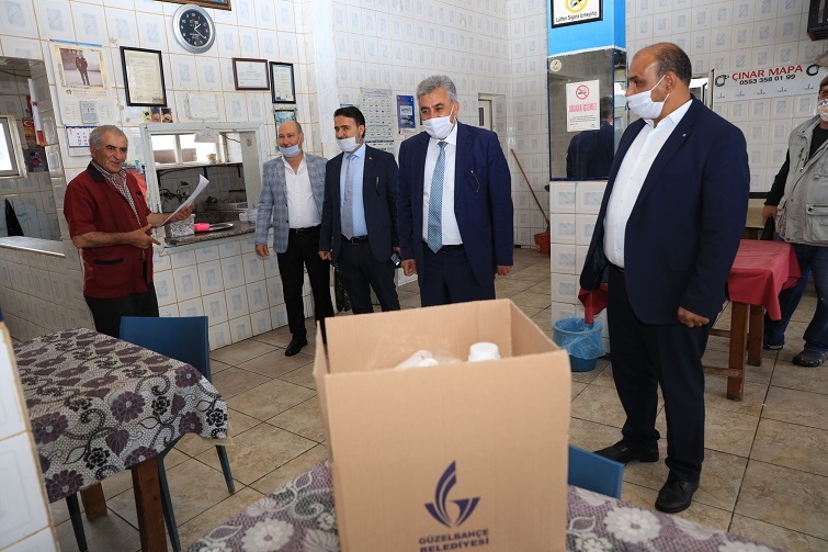 Güzelbahçe Belediyesi'nden Esnafa Hijyen paketi