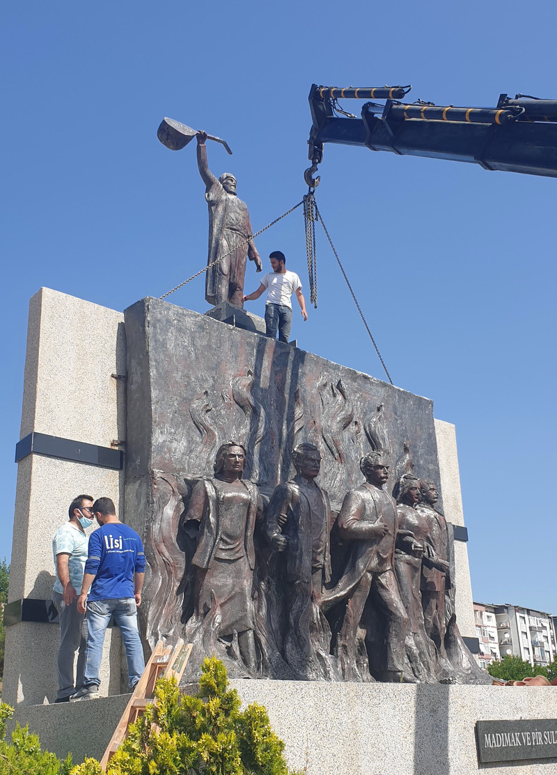 Madımak ve Pir Sultan Abdal Anıtı taşınıyor