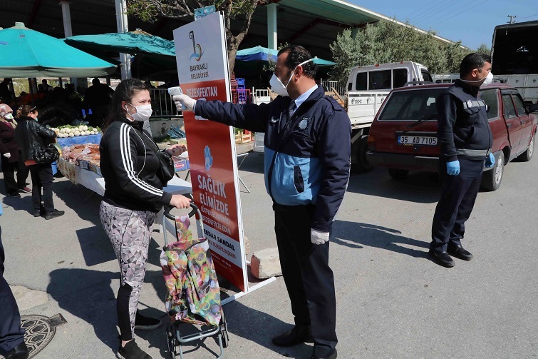 Bayraklı'da 16 bin aileye erzak desteği
