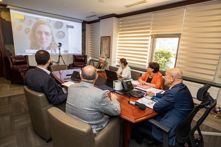 Kredi anlaşmasının yetki mektubu için imzalar atıldı