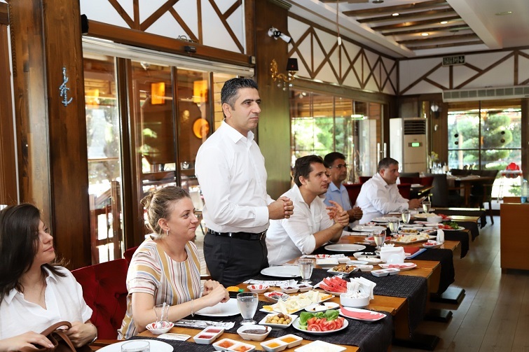 CHP İzmir muhtarları dinliyor