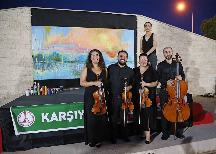 ‘Resimli Tınılar’ Karşıyaka’da yankılandı