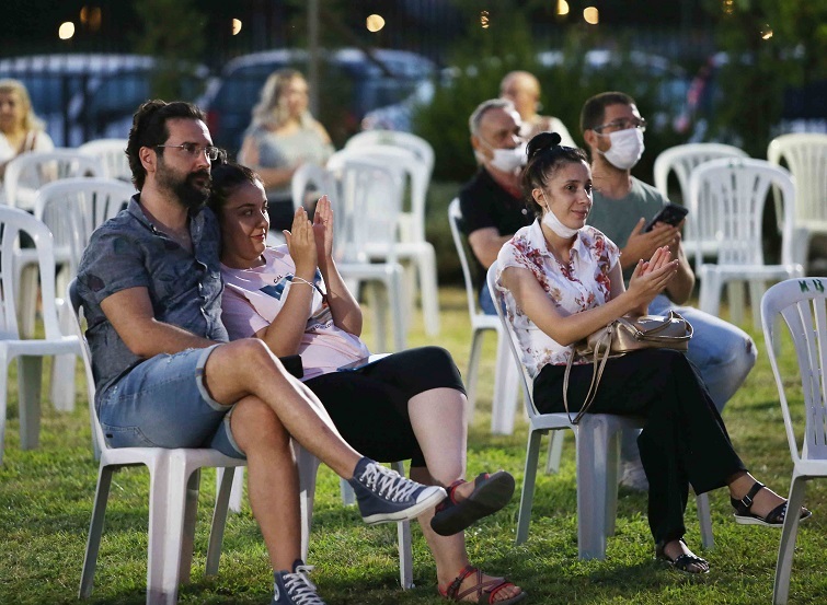 ‘Resimli Tınılar’ Karşıyaka’da yankılandı