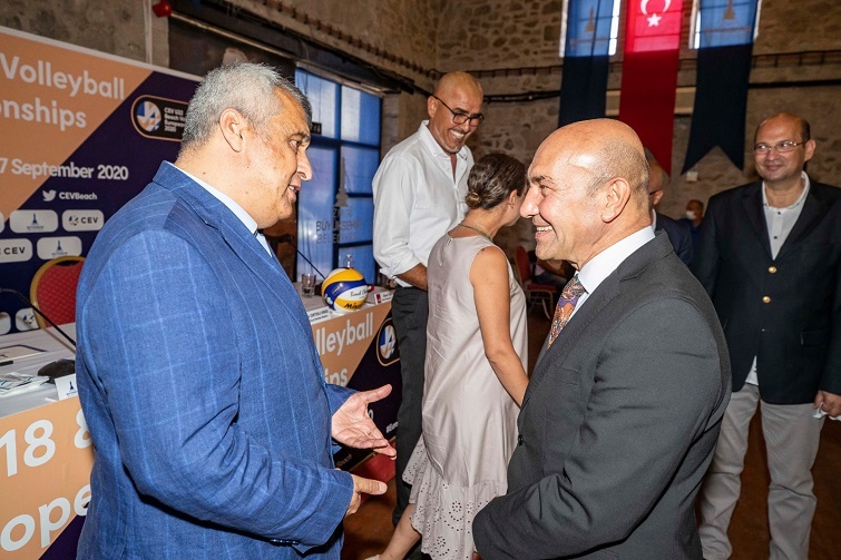 İzmir’de iki dev organizasyon