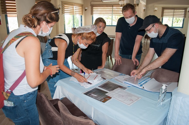 Buca Belediyesi’nin işletmelerine “Turuncu Çember” sertifikası