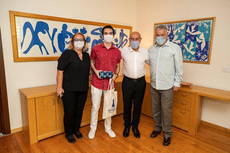 Başkan Soyer YKS Türkiye birincisini ağırladı