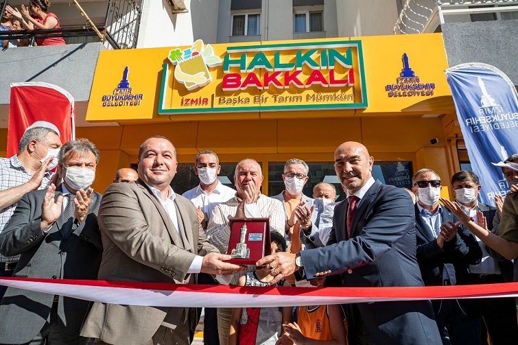 Halkın Bakkalı Menemen’de açıldı