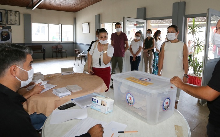 Efes Selçuk Belediyesi'nde demokrasi uygulandı