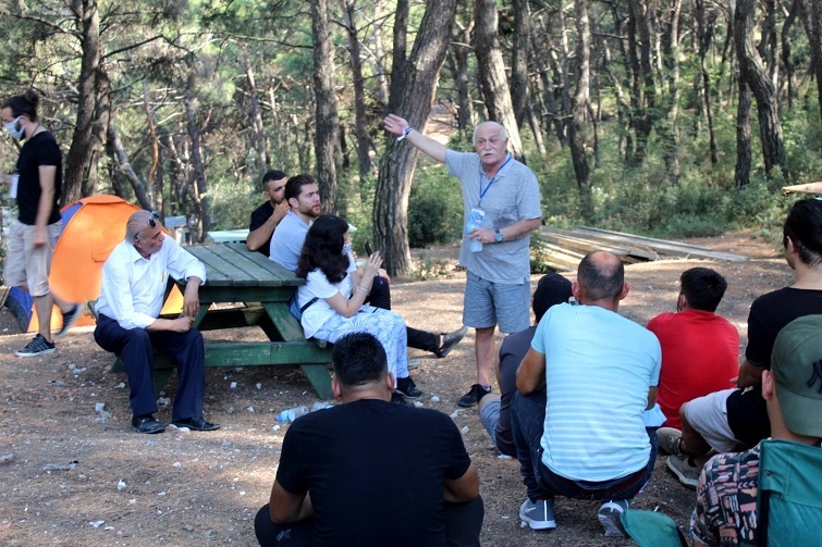 Usta oyuncular Bornova’da gençlerle buluştu