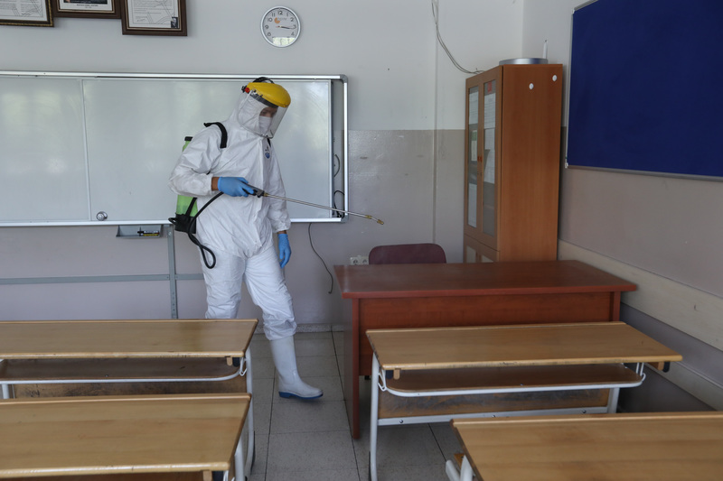 Buca Belediyesi’nden okullara Covid-19 mesaisi