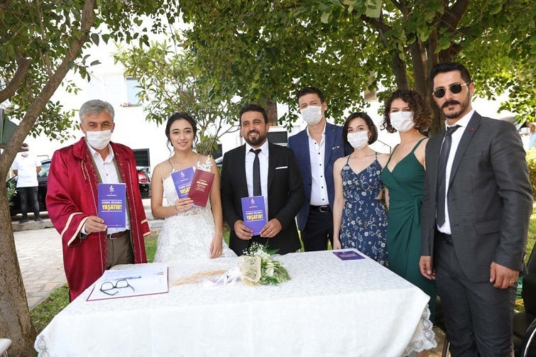 İlk sözleşme kitapçığı Başkan İnce’den: ‘İstanbul Sözleşmesi yaşatır’