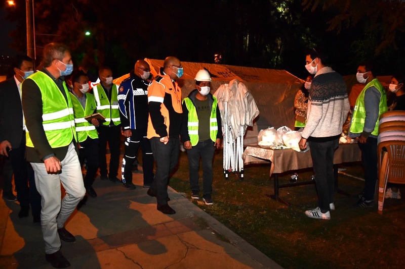 Çadır alanlarında iyilik noktaları kuruldu