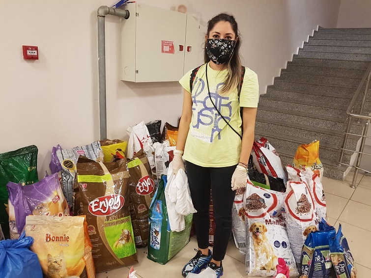 İzmir’de depremzedelere destek çığ gibi