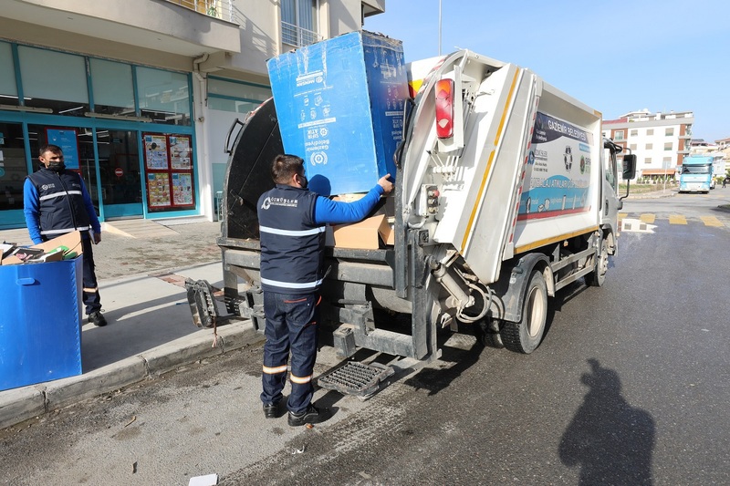 Geri dönüşümden Gaziemir’in kasasına 1 milyon 150 bin lira