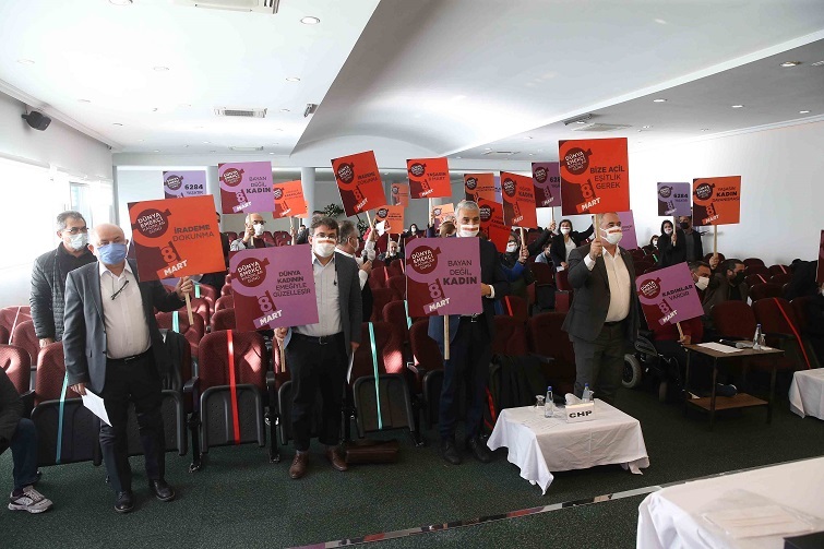 Karşıyaka Meclisi’nde 8 Mart unutulmadı!