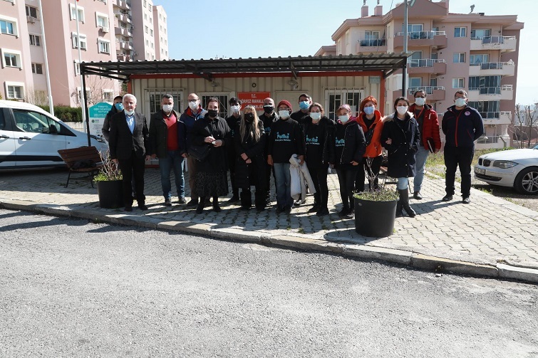 Bayraklı'da hayvanseverlerden örnek dayanışma