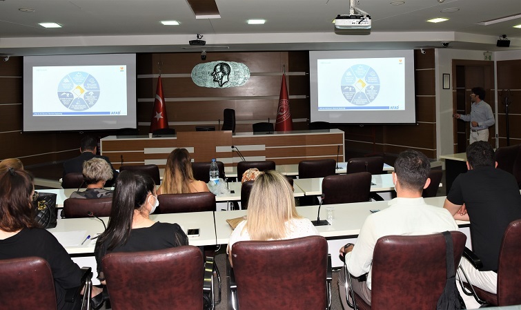 Bornova’da çalışanlara afet eğitimi