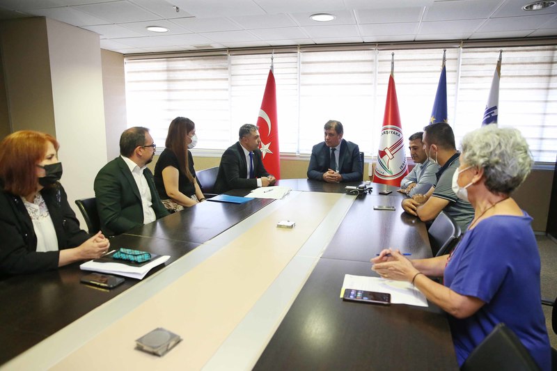 Karşıyaka’da memurları sevindiren sözleşme