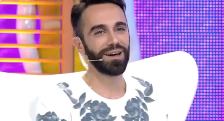 Doğulu sahnede küfür etti!