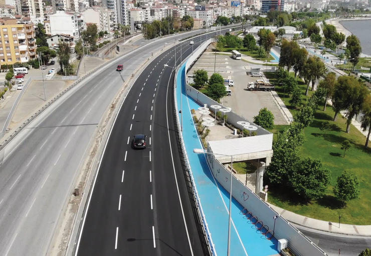 İzmir’in yollarına 418 bin ton asfalt döküldü