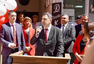 453577