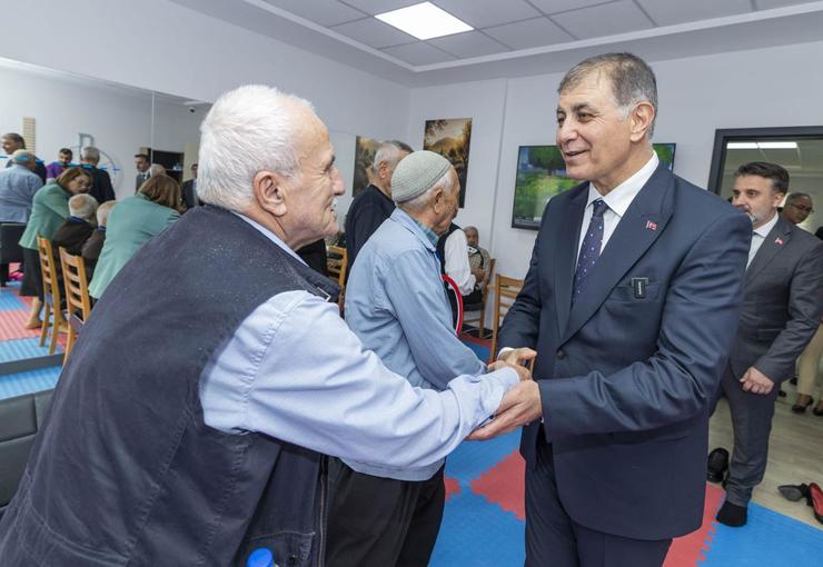 456180