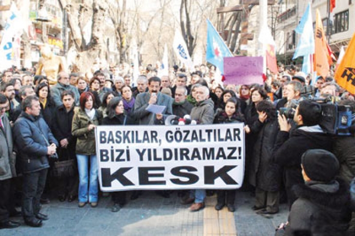 KESK'liye 'duruşma' suçlaması KESK'liye 'duruşma' suçlaması
