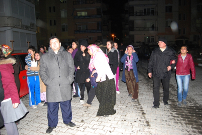 Kız öğrenci yurdunda yangın paniği