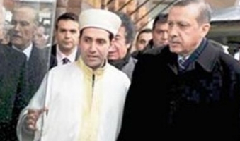 İngilizce Hutbe okudu