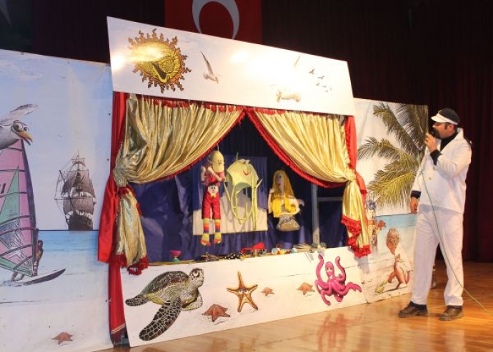 Denizci çocuk şenlikleri Urlalı çocuklarla