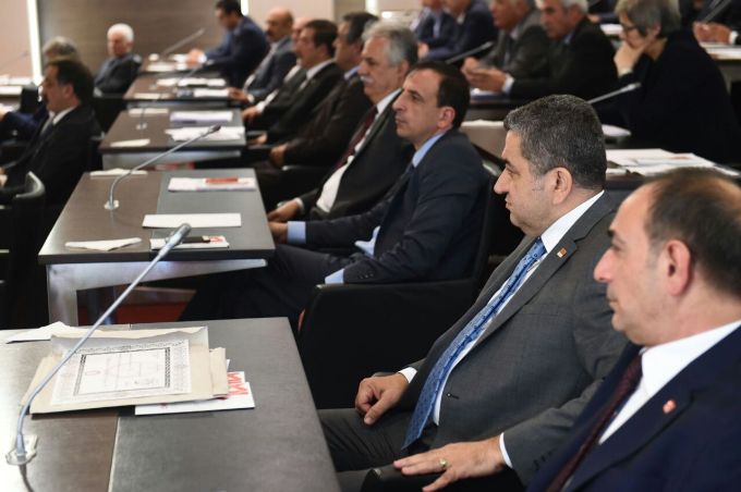 Serter Genel Başkanına Mazbatasını Sundu