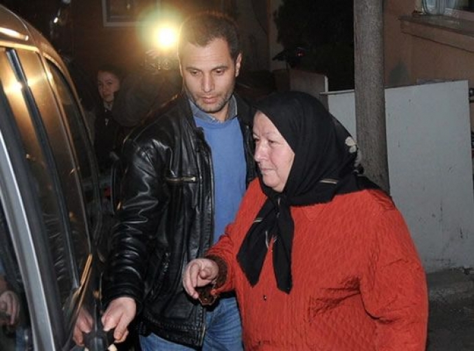 57 yaşındaki kadına kapkaç 57 yaşındaki kadına kapkaç